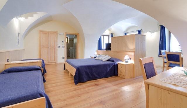 Agriturismo La Canonica Brez ภายนอก รูปภาพ