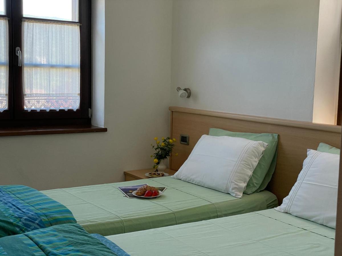 Agriturismo La Canonica Brez ภายนอก รูปภาพ