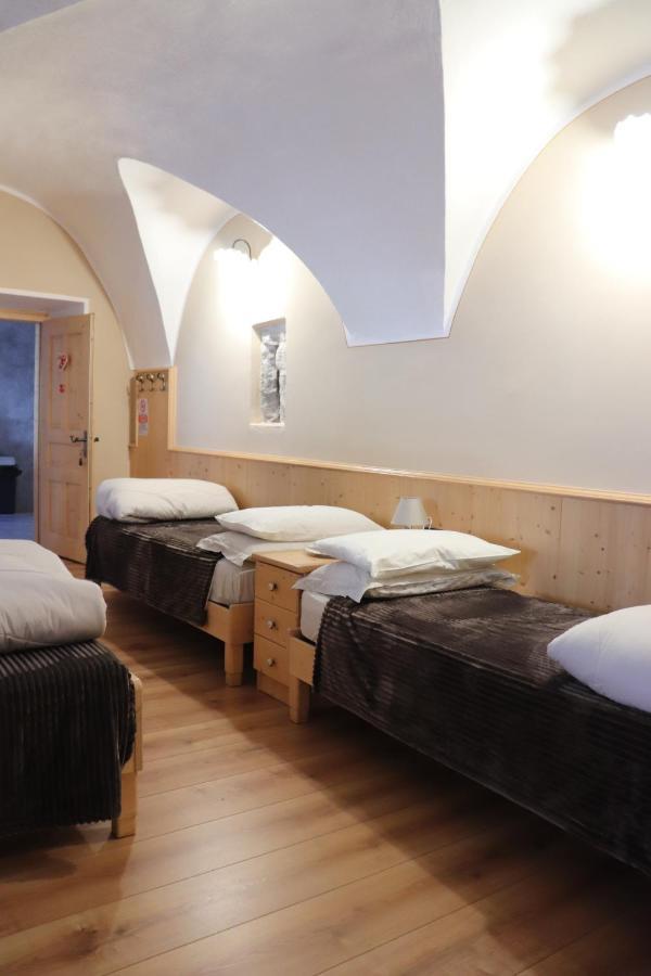 Agriturismo La Canonica Brez ภายนอก รูปภาพ