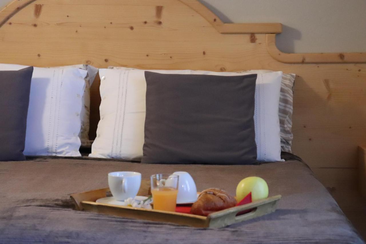 Agriturismo La Canonica Brez ภายนอก รูปภาพ