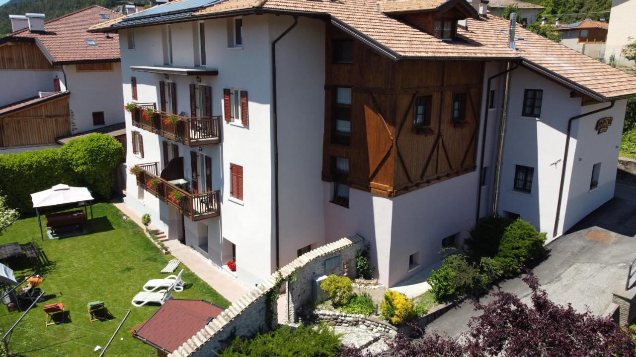 Agriturismo La Canonica Brez ภายนอก รูปภาพ