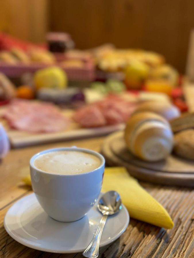 Agriturismo La Canonica Brez ภายนอก รูปภาพ